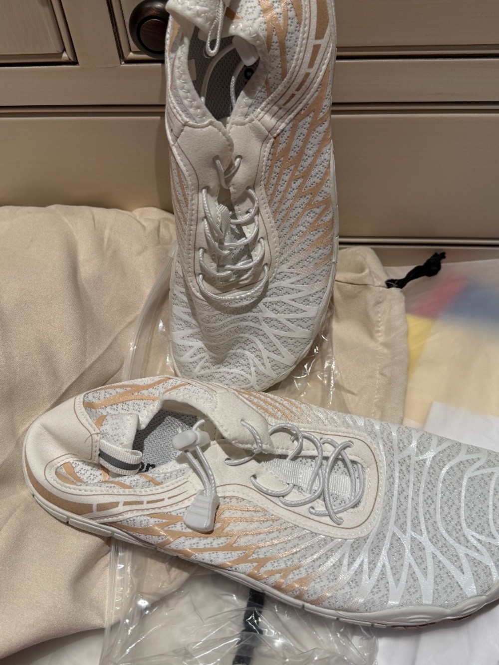 Bronic sneakers